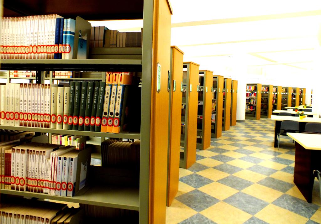 美貌之下,不输内涵——图书馆借阅室